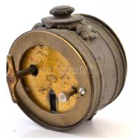 Antik ébresztőóra a XIX. sz.-ból. Jelzett, francia ES. Ingajáratos. Az óraszerkezet néha működik, de...