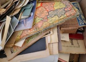 Nagy vegyes papírrégiség tétel, Nyomtatványok, okmányok, térképek vegyesen