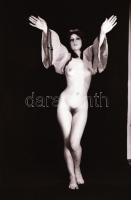 cca 1970 Aktfotók a műteremben, 30 db vintage negatív, 24x36 mm