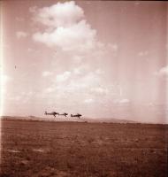 cca 1960 Budaörsi reptér, 7 db szabadon felhasználható vintage negatív, 6x6 cm