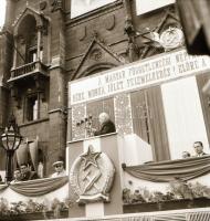 cca 1948 Rákosi Mátyás választási nagygyűlése az Országház előtt, 7 db szabadon felhasználható vinta...