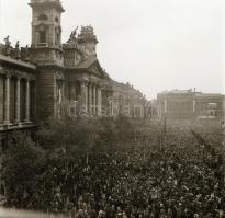 cca 1948 Rákosi Mátyás választási nagygyűlése az Országház előtt, 7 db szabadon felhasználható vinta...
