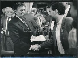 cca 1990 Antall József és Orbán Viktor kézfogása, Krista Gábor pecséttel jelzett vintage fotója, 13x...