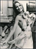 cca 1975 Divatfelvételek Londonban, Párizsban, Budapesten, 3 db feliratozott vintage fotó, 23x17 cm ...