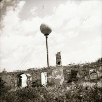 1982 Tarnaörsi romos kastély, 17 db szabadon felhasználható vintage negatív, 6x6 cm