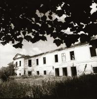 1982 Tarnaörsi romos kastély, 17 db szabadon felhasználható vintage negatív, 6x6 cm