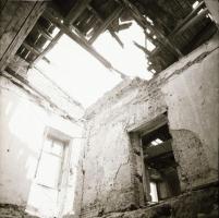 1982 Tarnaörsi romos kastély, 17 db szabadon felhasználható vintage negatív, 6x6 cm