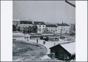 cca 1970 Budapest, Moszkva tér, 2 db vintage negatívról készült mai nagyítás, 18x25 cm