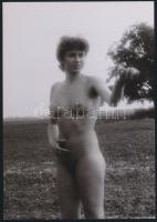 cca 1974 Első fotózkodás ruha nélkül, 4 db szolidan erotikus fénykép, vintage negatívokról készült m...