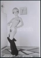 cca 1971 Télvíz idején, 3 db szolidan erotikus fénykép, vintage negatívokról készült mai nagyítások,...