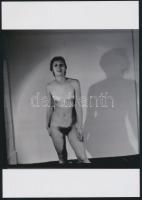 cca 1970 Örömös fényképek, 4 db szolidan erotikus fénykép, vintage negatívokról készült mai nagyítás...