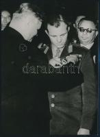 1980 Az első szovjet-magyar űrrepülés, képekkel illusztrált poszter, 47x68 cm + Dobi István kitüntet...