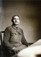 1918 ,,Tombafront" feliratú borítékban 21 db vintage negatív egy, az I. világháborúban szolgála...