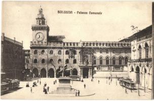 Bologna, Palazzo Comunale / town hall, trams