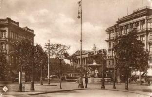 Budapest VIII. Kálvin tér, Nemzeti Múzeum, villamos (kis szakadás / small tear)