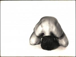 cca 1973 Marinkay István: Akt, pecséttel jelzett vintage fotóművészeti alkotás, kasírozva, 30x40 cm