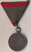 1917. "Károly Bronz Vitézségi Érem" Br kitüntetés nem eredeti mellszalagon. Szign.: Kautsc...