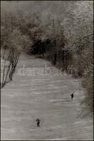 cca 1960 Krisch Béla kecskeméti fotóművész 2 db feliratozott vintage fotóművészeti alkotása, az egyik kasírozva, 39x14 cm és 40x27 cm