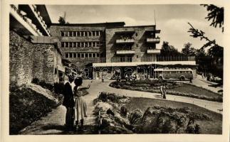 24 db MODERN főleg magyar és néhány külföldi városképes lap, pár motívumlap / 24 MODERN mostly Hunga...