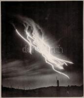 cca 1944 Brukner Zoltán: Fények a háborúból, ejtőernyős világító bombák, feliratozott vintage fotóművészeti alkotás, 31x27 cm