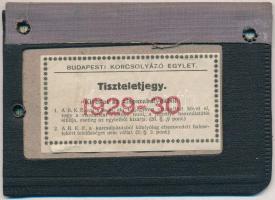 1929-1930 Budapesti Korcsolyázó Egylet fényképes tiszteletjegye, kis hiánnyal a fényképen, érvényesítést igazoló lyukakkal.