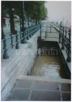 Budapest - 9 db MODERN megíratlan képeslap a 2002-es augusztus 19-ei dunai nagy árvízről, saját tokj...