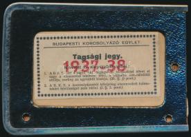 1937-1938 Budapesti Korcsolyázó Egylet fényképes tagsági jegye, kis hiánnyal a fényképen, az érvényesítést igazoló lyukakkal.