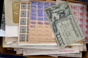 cca 1890-1948 Cipősdoboznyi vegyes papírrégiség(képeslapok, fotók, tagdíjbélyegek, okmányok, stb.)