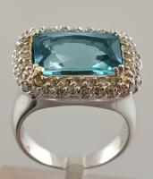 Ezüst(Ag) csiszolt üveggel gyűrű, jelzett, méret: 55, bruttó: 9,9 g