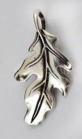 Ezüst(Ag) tölgyfalevél alakú függő, jelzett, 3,5x1,8 cm, nettó: 2,2 g