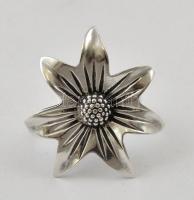 Ezüst(Ag) havasi gyopár virágos gyűrű, jelzett, méret: 52, nettó: 4,6 g