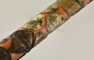 Túrabot fokossal (mozog), és kb 30 db túrajelvénnyel, m:110 cm