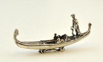 Ezüst(Ag) gondola (dísztárgy), jelzett, 6x3 cm, nettó: 14,3 g