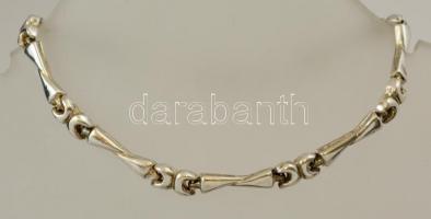 Ezüst(Ag) fantáziaszemes karkötő, jelzett, h: 19 cm, nettó: 5 g