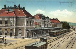 Kolozsvár, Cluj; vasútállomás, vonat vagonok / railway station, trains, wagons