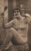 Erotic nude vintage lady (non PC) (fl)