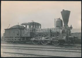 cca 1930 Ganz-mozdony fotója, 12,5×17 cm
