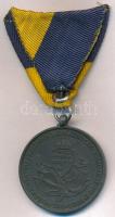 1941. "Délvidéki Emlékérem" cink emlékérem mellszalaggal, cserélt kontraszemmel. Szign.: B...