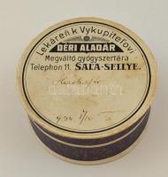 1934 Régyi gyógyszeresdoboz, Déri Aladár Megváltó Gyógyszertára, Sala-Sellye (Vágsellye), a doboz kis részen szétnyilt, 7.5x3.5x7.5 cm.