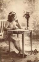 14 db RÉGI motívumlap: hölgyek / 14 pre-1945 motive cards: ladies