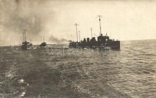 SMS Csepel, osztrák-magyar haditengerészet Tátra osztályú torpedónaszádja romboló raj élén / K.u.K. Kriegsmarine, SMS Csepel torpedo gunboat, photo