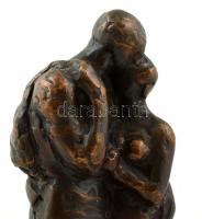Szabó Iván (1913-1998): Szerelmesek. Bronzírozott műgyanta, jelzett, fa talapzaton, m:32 cm