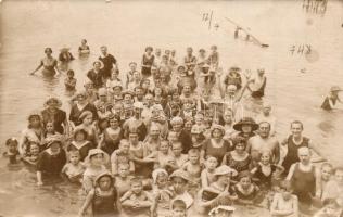 1916 Crikvenica, fürdőzők csoportképe / bathing people, gorup, E. Jelussich photo (fl)