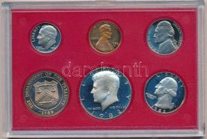 Amerikai Egyesült Államok 1982S 1d-1/2$ 6xklf db dísztokos szettben T:PP 
USA 1982S 1 Dime - 1/2 Do...