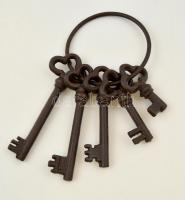 5 db vas kulcs nagyméretű kulcskarikán