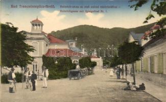 Trencsénteplic-fürdő, Trencianske Teplice; Heinrichgasse mit Spiegelbad Nr. 1. / Heinrich utca az első számú tükörfürdővel, Hermann Seibt kiadása / street with spa