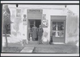 cca 1935 Műhelyek, üzletek Bács-Kiskun megyében, Lőcsei Árpád (?-?) kecskeméti vándorfényképész hagy...