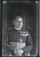 cca 1938 Katonai és papi kitüntetések, Lőcsei Árpád (?-?) kecskeméti vándorfényképész hagyatékában őrzött 3 db üveglemez negatívról készült mai nagyítások, 25x18 cm
