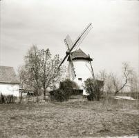 cca 1960 Kecskemét környéki szélmalom, 4 db szabadon felhasználható negatív, 6x6 cm