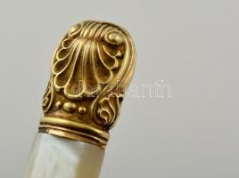 Aranyozott ezüst (Ag.) nyelű francia antik kés, jelzett, gyöngyház nyéllel, h:20 cm, bruttó:32 g